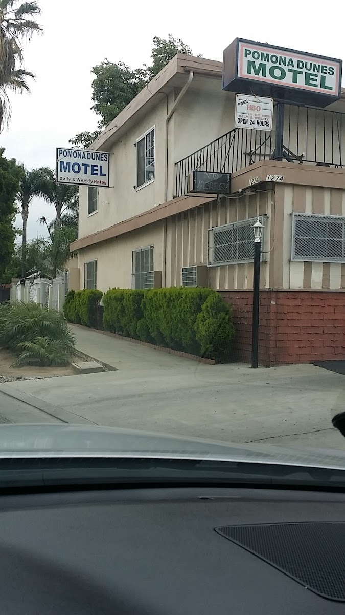 Pomona Dunes Hotel-Motel